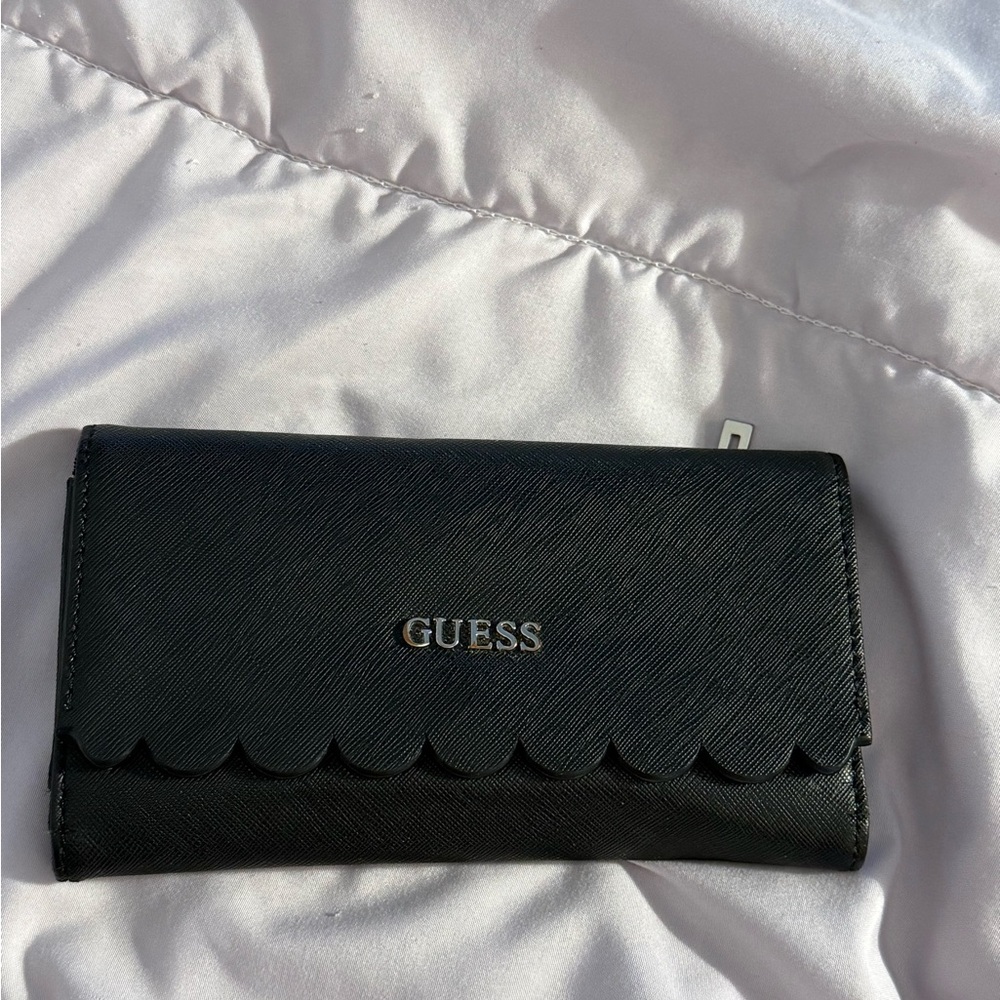 GUESS Black Scalloped Women's Wallet